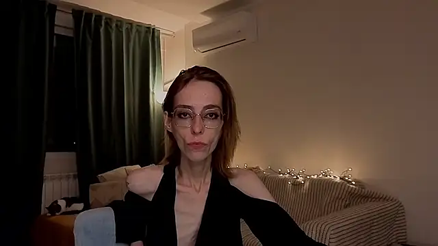 amber quell here online show from January 9, 5:20 pm