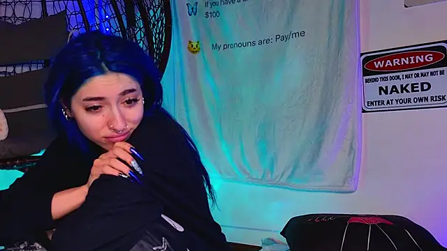 AriaVoss online show from March 28, 9:16 pm