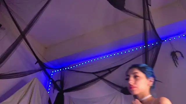 AriaVoss online show from February 4, 9:32 pm