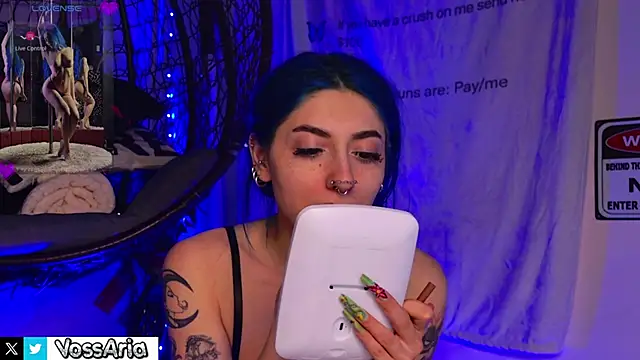 AriaVoss online show from April 14, 9:09 pm