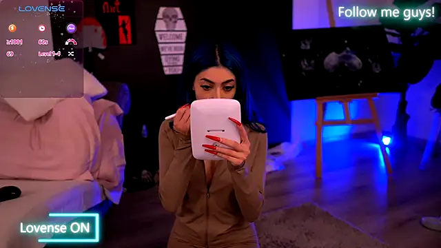 AriaVoss online show from October 29, 10:31 pm