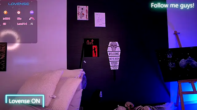 AriaVoss online show from October 21, 8:52 pm