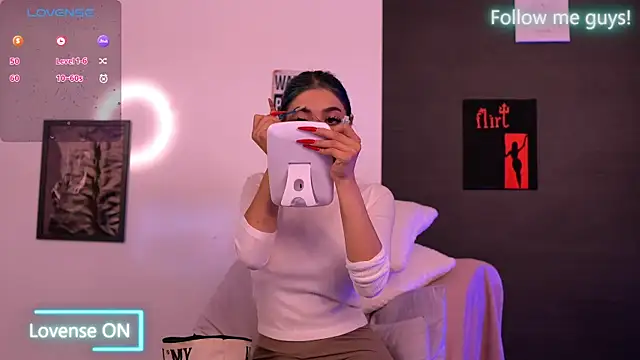 AriaVoss online show from September 19, 8:46 pm