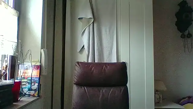  squirty cum lady  online show from December 18, 9:25 am