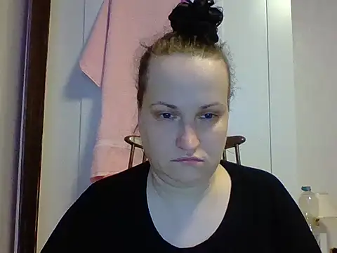  squirty cum lady  online show from March 17, 10:29 pm