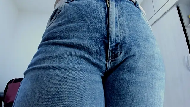 Amelia Debora Antonella online show from March 3, 1:29 pm