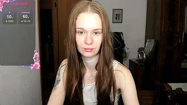 Snapshot of EmilySoul chatting on June 4, 6:23 pm EmilySoul online show from June 4, 6:23 pm