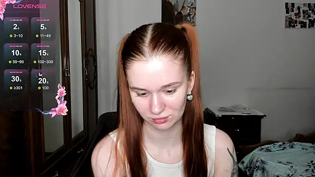 Snapshot of EmilySoul chatting on February 21, 8:38 pm EmilySoul online show from February 21, 8:38 pm