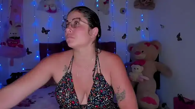 Dana Jeins online show from April 5, 5:30 pm