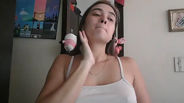 Snapshot of trianabell chatting on June 2, 4:18 pm trianabell online show from June 2, 4:18 pm