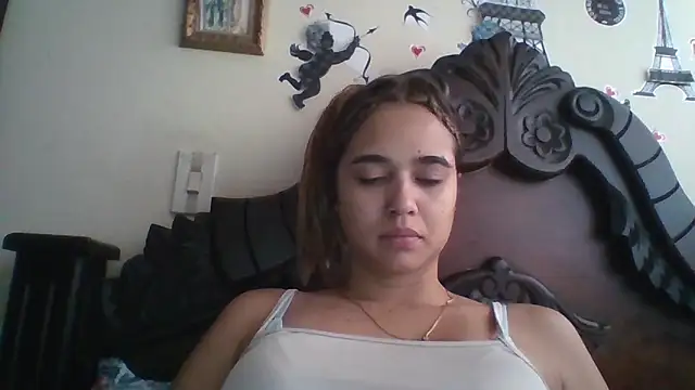 trianabell online show from February 1, 4:27 pm