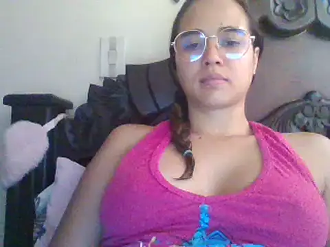 trianabell online show from March 11, 3:45 pm