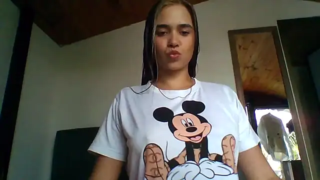 trianabell online show from December 4, 6:51 pm