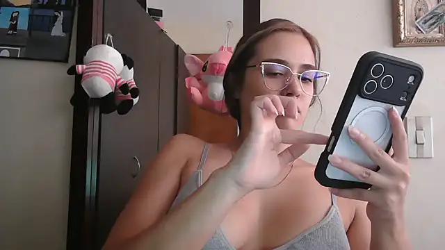 Snapshot of trianabell chatting on June 20, 7:08 pm trianabell online show from June 20, 7:08 pm