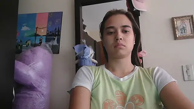 Snapshot of trianabell chatting on April 19, 3:24 pm trianabell online show from April 19, 3:24 pm