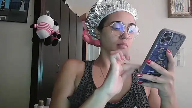 Snapshot of trianabell chatting on May 28, 5:19 pm trianabell online show from May 28, 5:19 pm