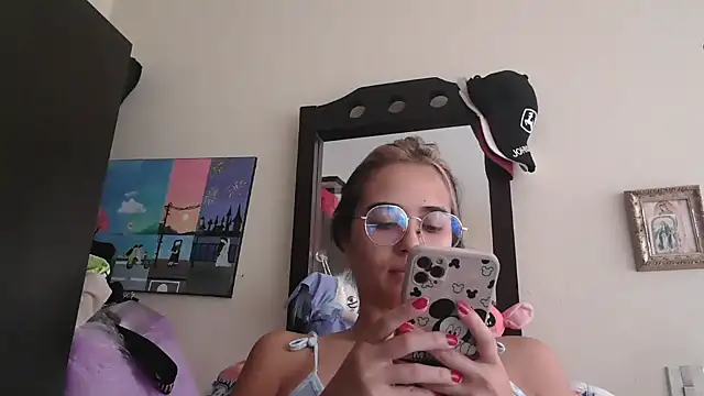 trianabell online show from April 2, 4:13 pm