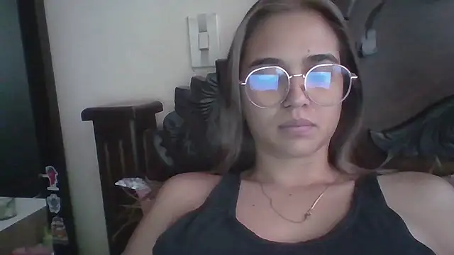 trianabell online show from January 9, 4:03 pm