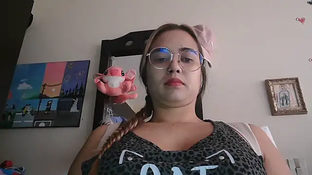 trianabell online show from February 16, 4:16 pm