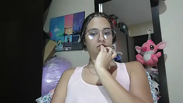 trianabell online show from April 4, 1:23 am