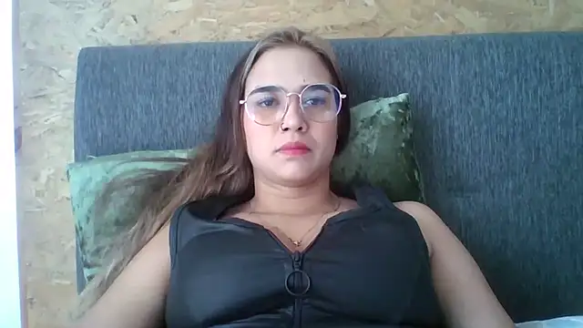 trianabell online show from December 3, 2:16 pm