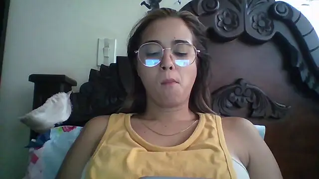 trianabell online show from October 28, 3:55 pm