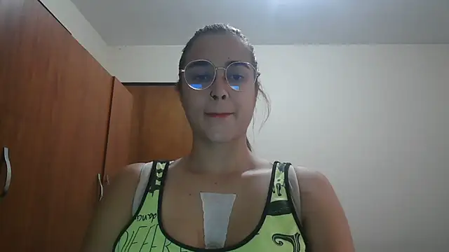 trianabell online show from February 10, 7:13 pm