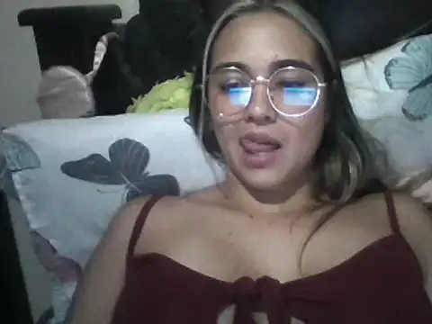 trianabell online show from March 8, 10:24 pm