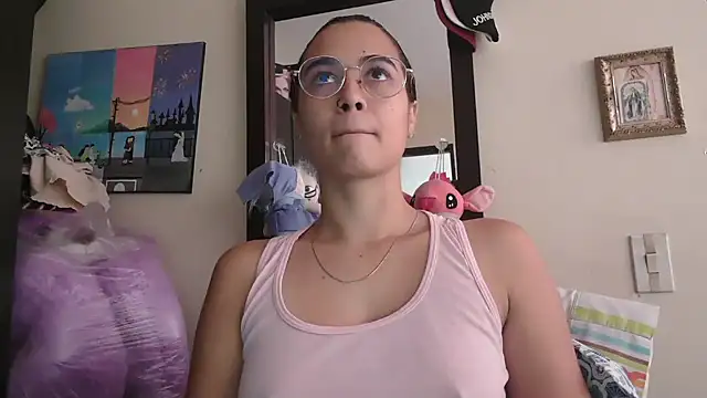 trianabell online show from April 9, 4:24 pm