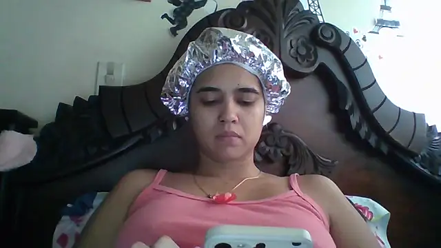 trianabell online show from October 30, 3:20 pm