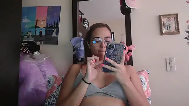 trianabell online show from April 14, 4:34 pm