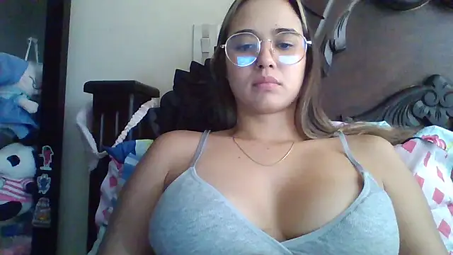 trianabell online show from October 17, 5:37 pm