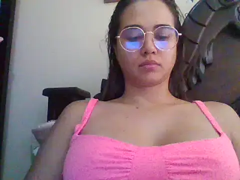 trianabell online show from February 26, 5:42 pm