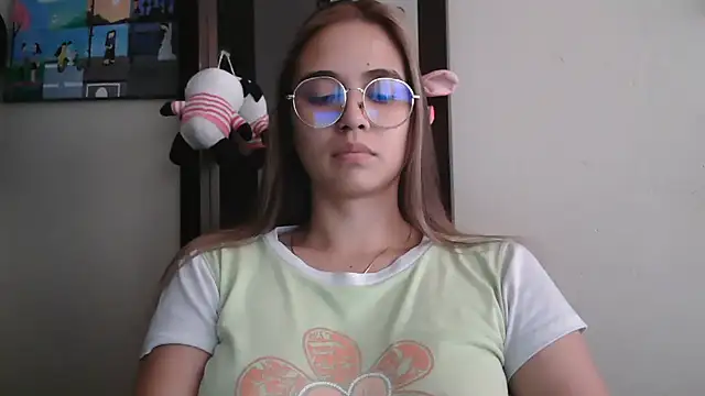 Snapshot of trianabell chatting on June 25, 4:45 pm trianabell online show from June 25, 4:45 pm