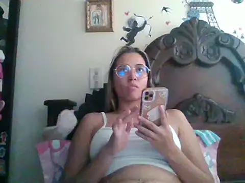 trianabell online show from March 22, 7:20 pm