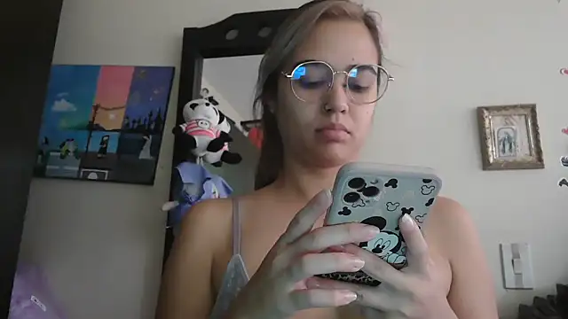 trianabell online show from March 20, 4:19 pm