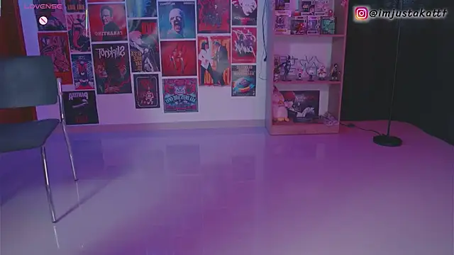 Snapshot of sensualkattt chatting on October 29, 1:10 pm sensualkattt online show from October 29, 1:10 pm