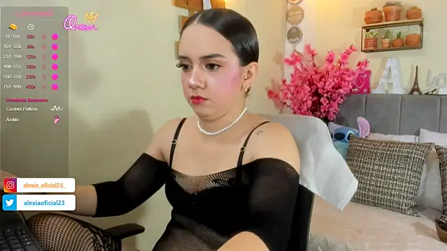 Snapshot of Alexia_Sweet_x chatting on July 8, 11:00 am Alexia Sweet x online show from July 8, 11:00 am