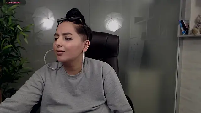 BustyAllyy online show from March 19, 1:43 am