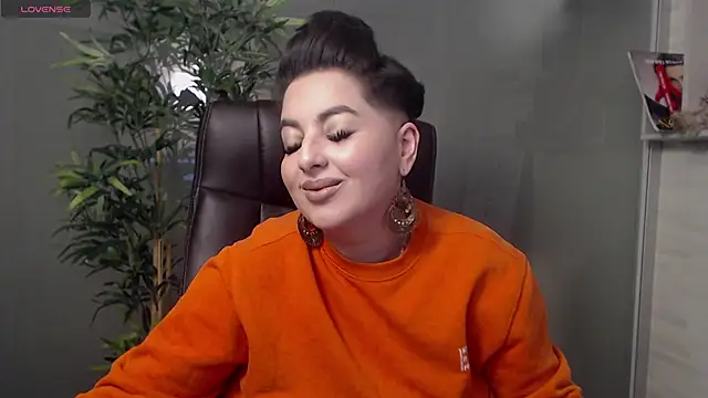 BustyAllyy online show from February 18, 10:58 pm