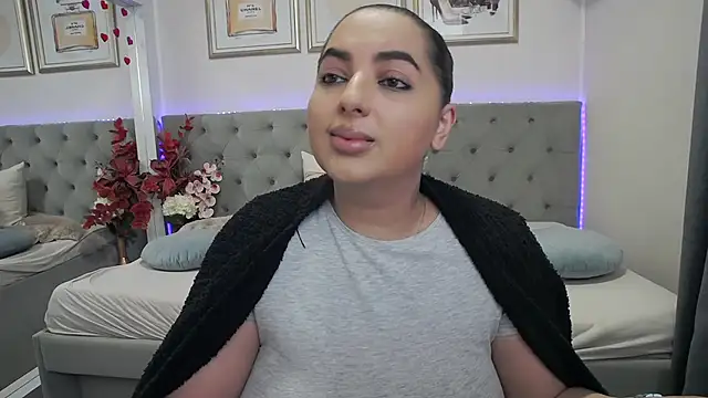 BustyAllyy online show from April 2, 6:47 pm