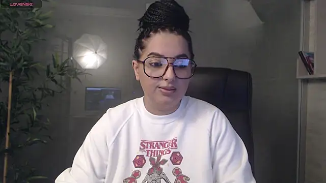 BustyAllyy online show from October 5, 1:13 pm
