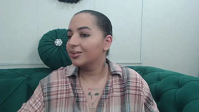 BustyAllyy online show from April 5, 2:46 pm