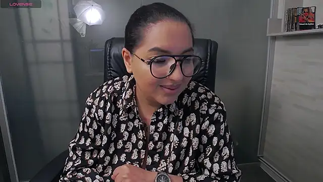 BustyAllyy online show from February 20, 9:06 pm