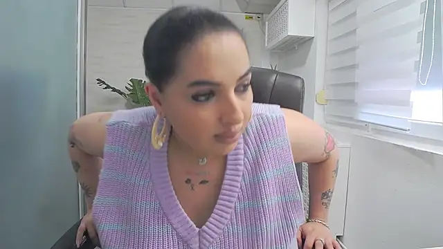 BustyAllyy online show from May 31, 3:18 pm