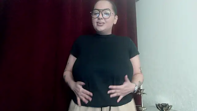 BustyAllyy online show from February 17, 8:28 pm