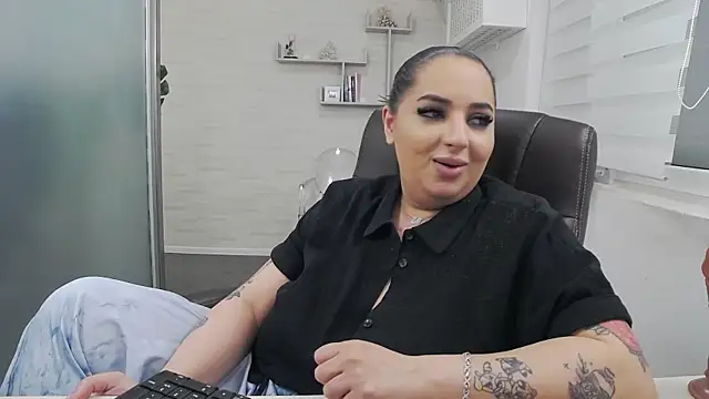 BustyAllyy online show from May 7, 9:12 am