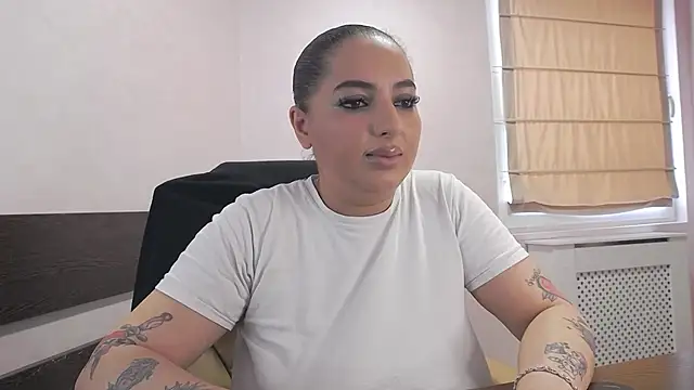 BustyAllyy online show from May 30, 2:44 pm