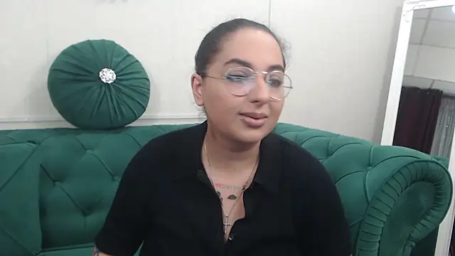 BustyAllyy online show from April 4, 1:39 pm