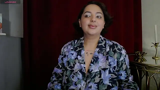 BustyAllyy online show from November 6, 6:23 pm